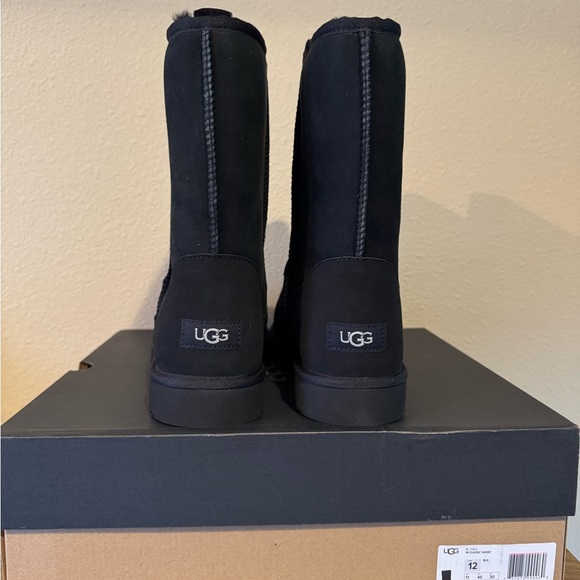 UGG Classic Short Boots Black | Men’s 12 | NWT - Picture 6 of 8